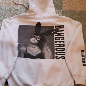 Ariana Grande sweatshirt: S
